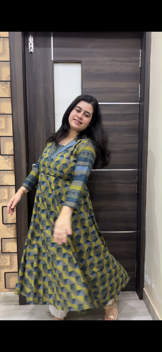 Sunehri pure cotton kurti for women green