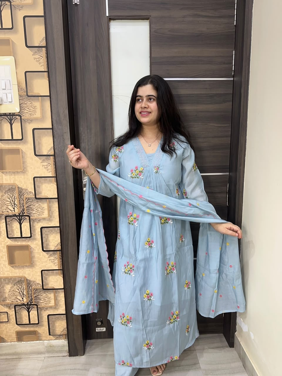 Neel Noor – Blue Mul Chanderi Embroidered Suit Set