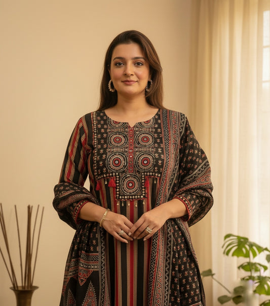 Amayra Cotton Kurta Patch Embroidery Work Kurti Pant And Dupatta