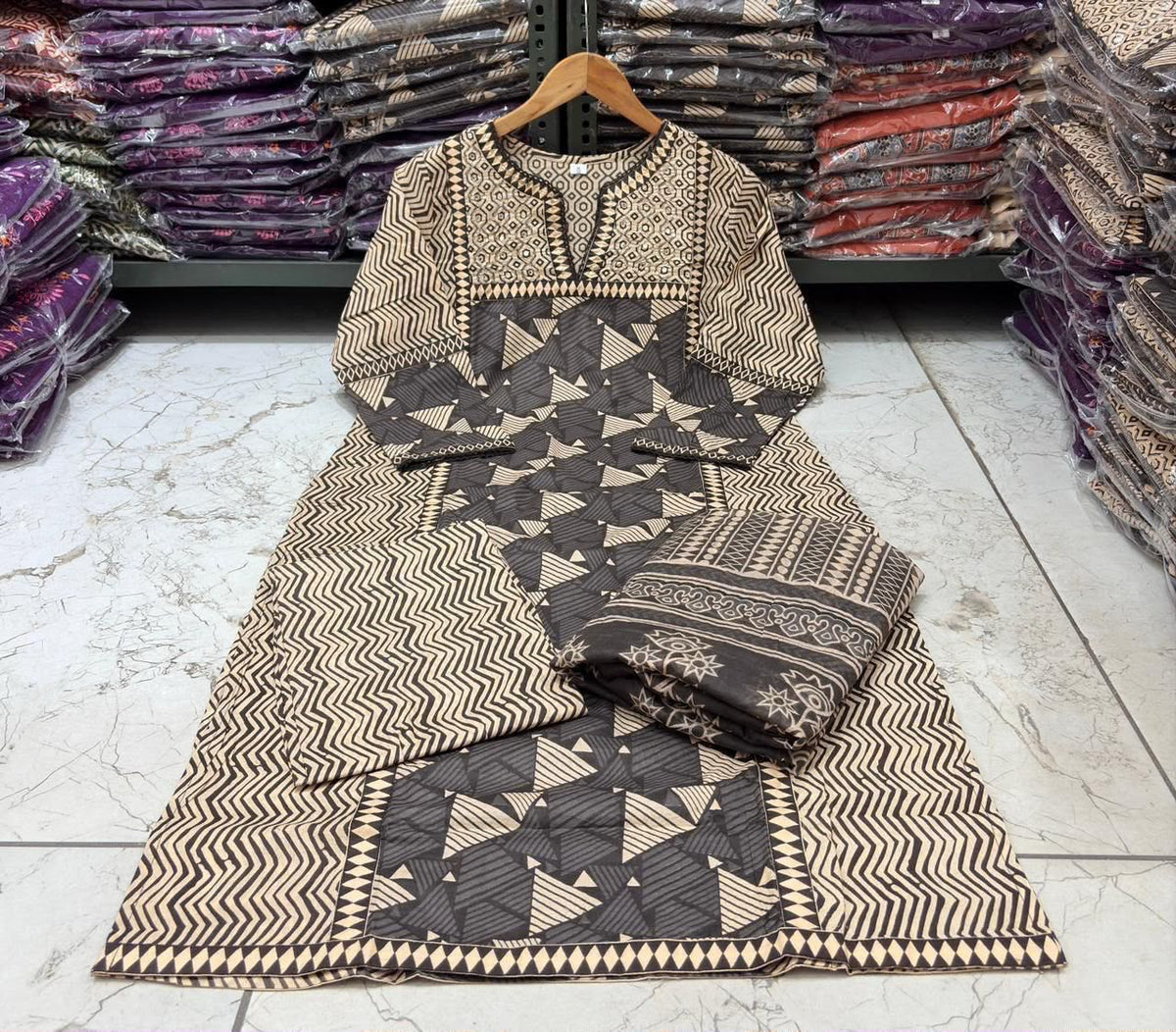 NAZAKAT cotton kurta set with pants & dupatta