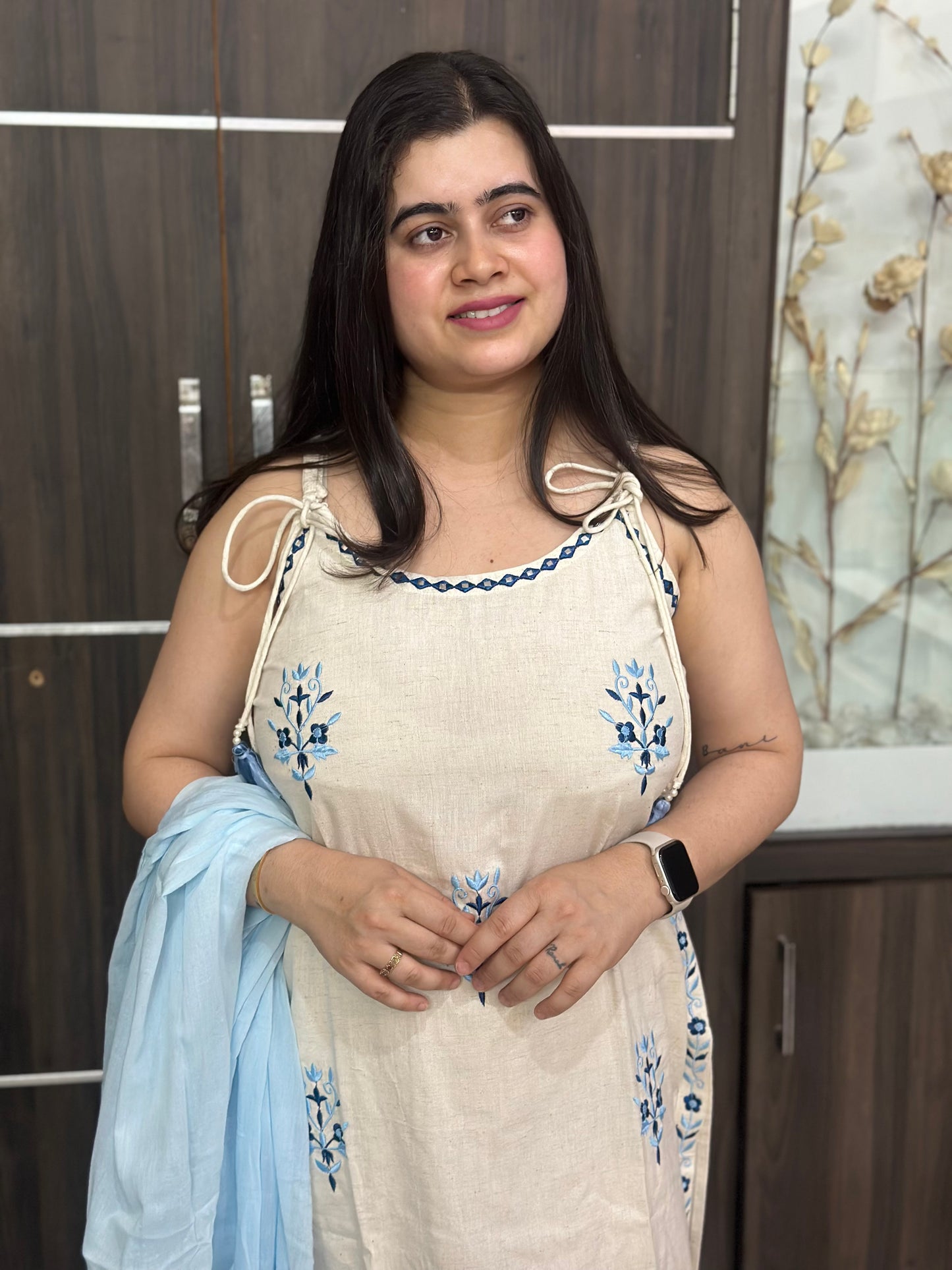 Bani Sleeveless Thread Work Cotton Suit For Women