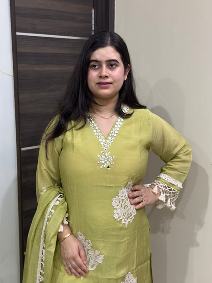 Anami festive Mul chanderi kurta set with silk dupatta