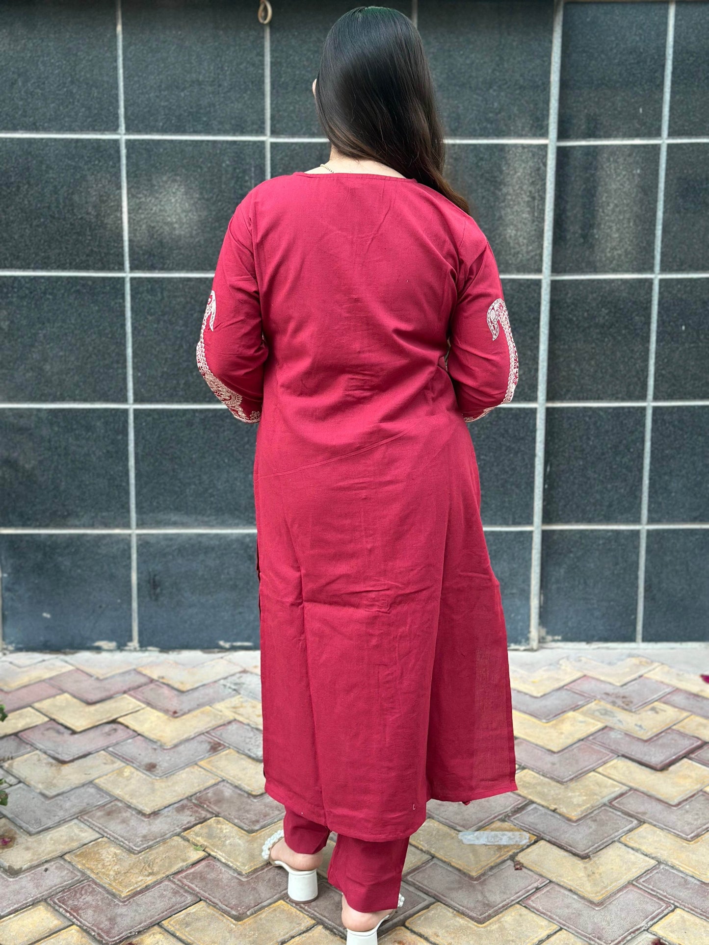 Cotton Chikankari kurta Set - Vijay Laxmi