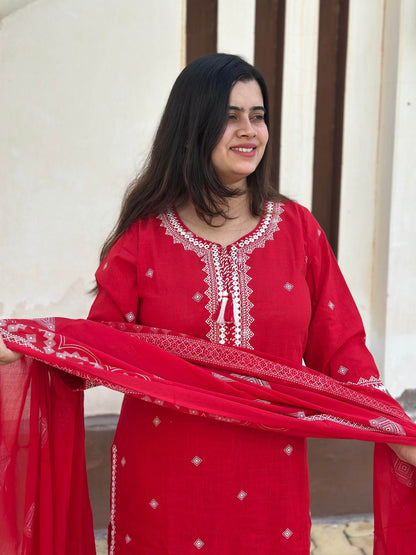 Cotton Flex kurta set with pants & dupatta - Vijay Laxmi