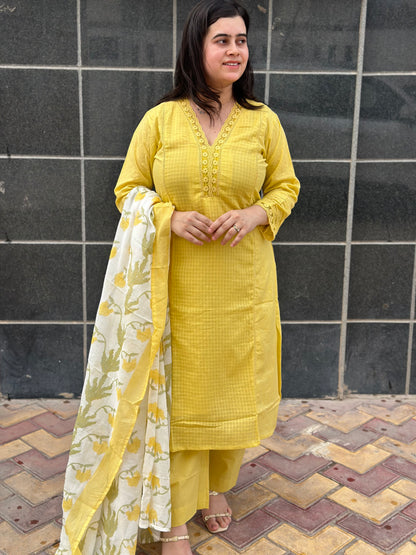 Gulmohar Mulmul Cotton kurta Set with Doria dupatta