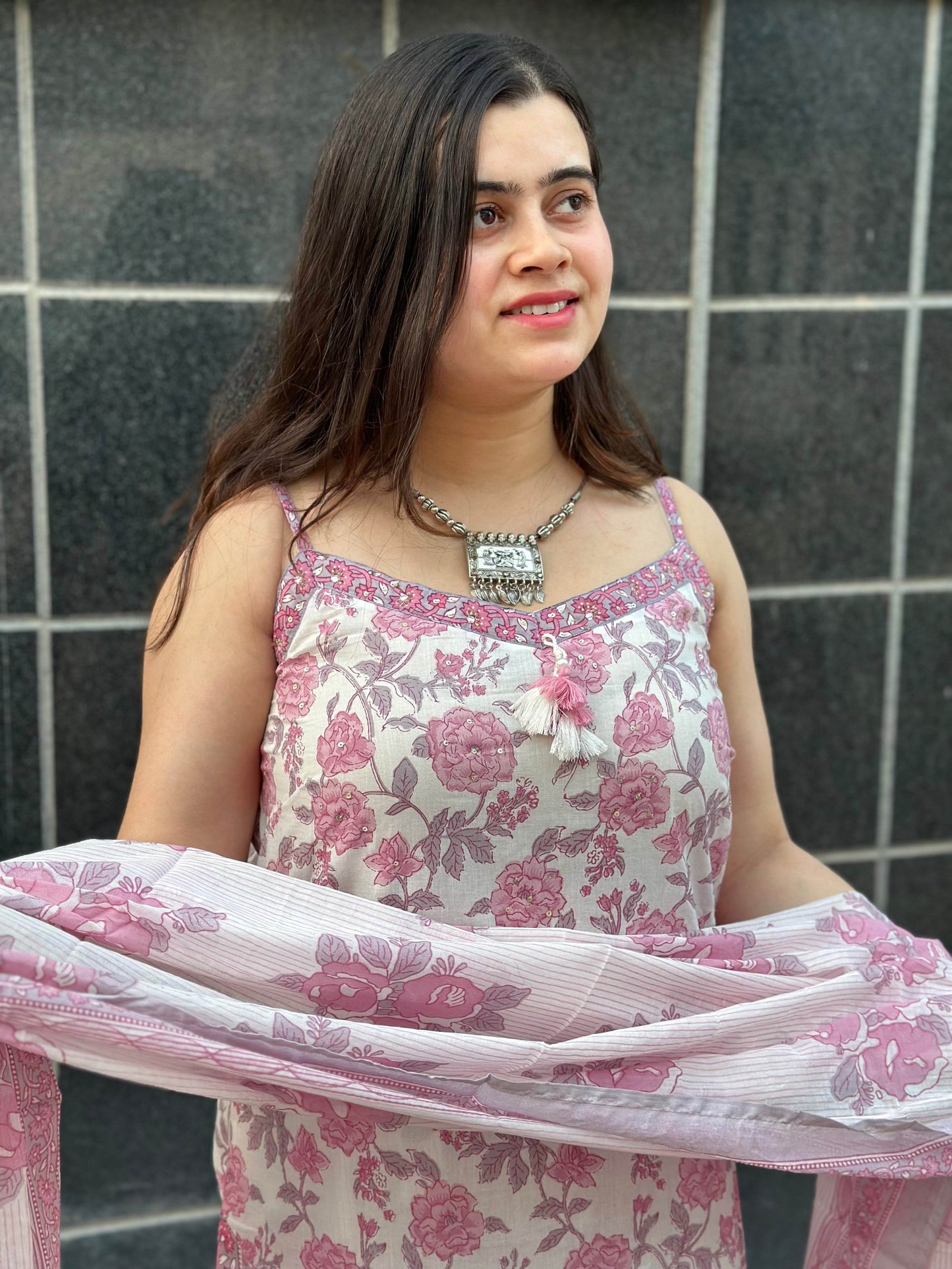 Sleeveless Thread Work Cotton Suit For Women - Vijay Laxmi