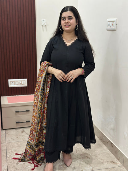 Gulzar Black Kurta set with pant & kalamkari dupatta