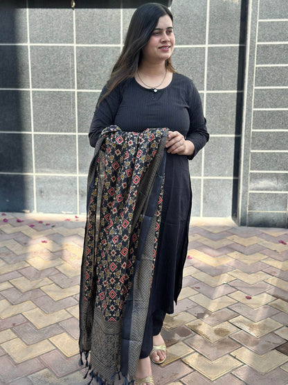 Kantha cotton suit - Vijay Laxmi