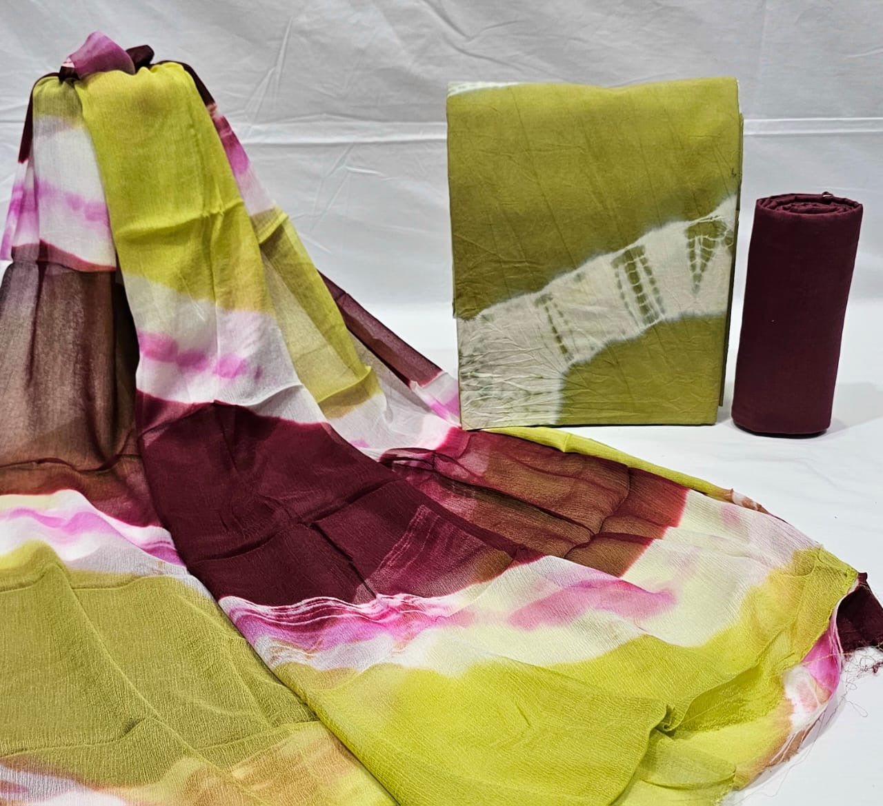 lBreathable Cotton Printed Unstitched Suit