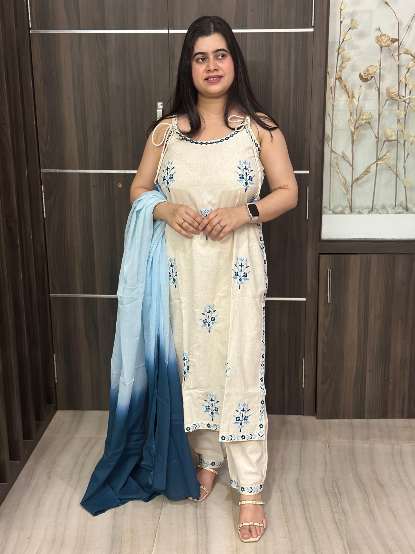 Bani Sleeveless Thread Work Cotton Suit For Women