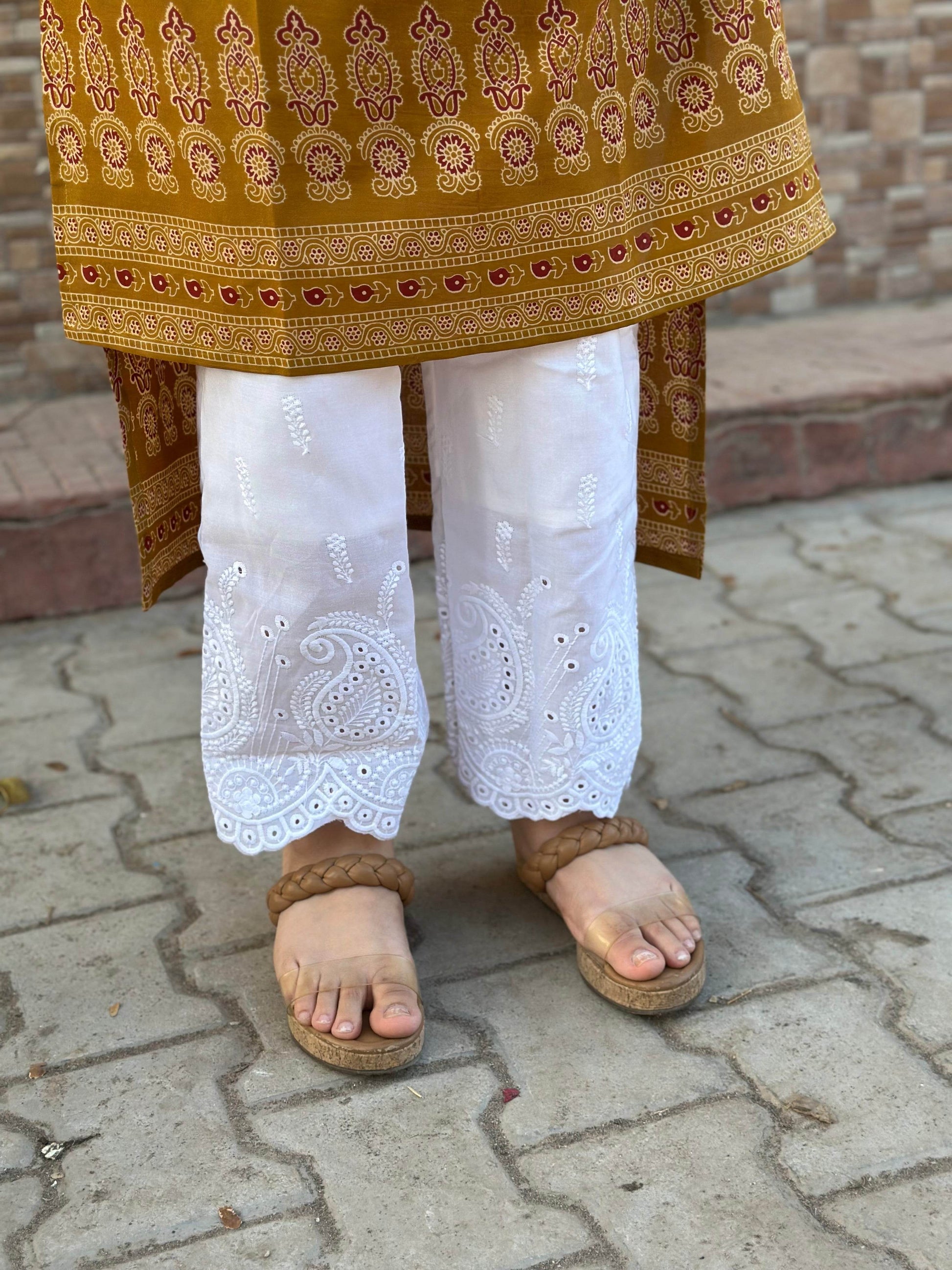 Cotton chikankari hakoba pants - Vijay Laxmi