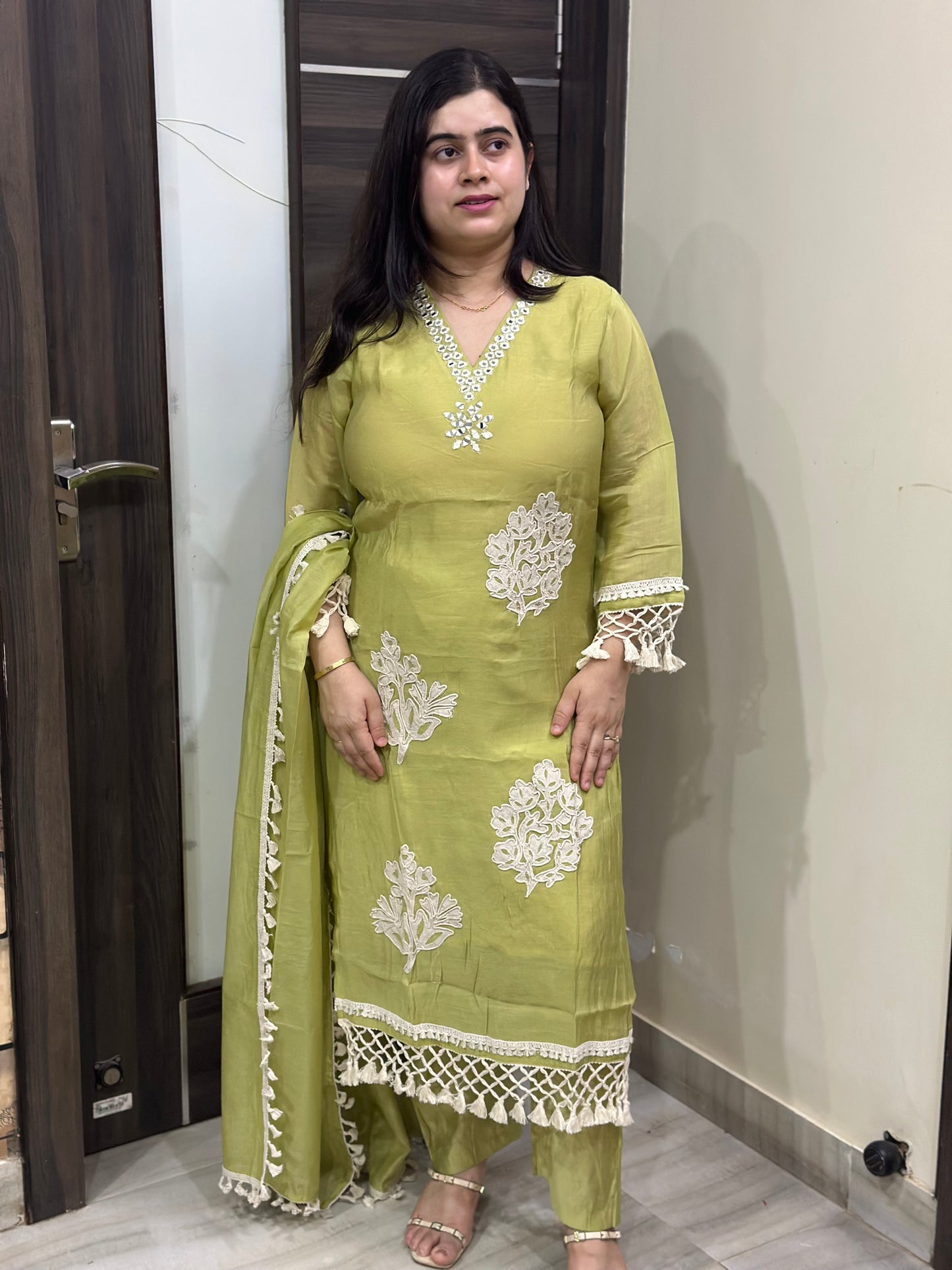 Anami festive Mul chanderi kurta set with silk dupatta