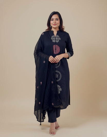 Amayra Cotton Kurta Embroidery Work Kurti Pant And Dupatta