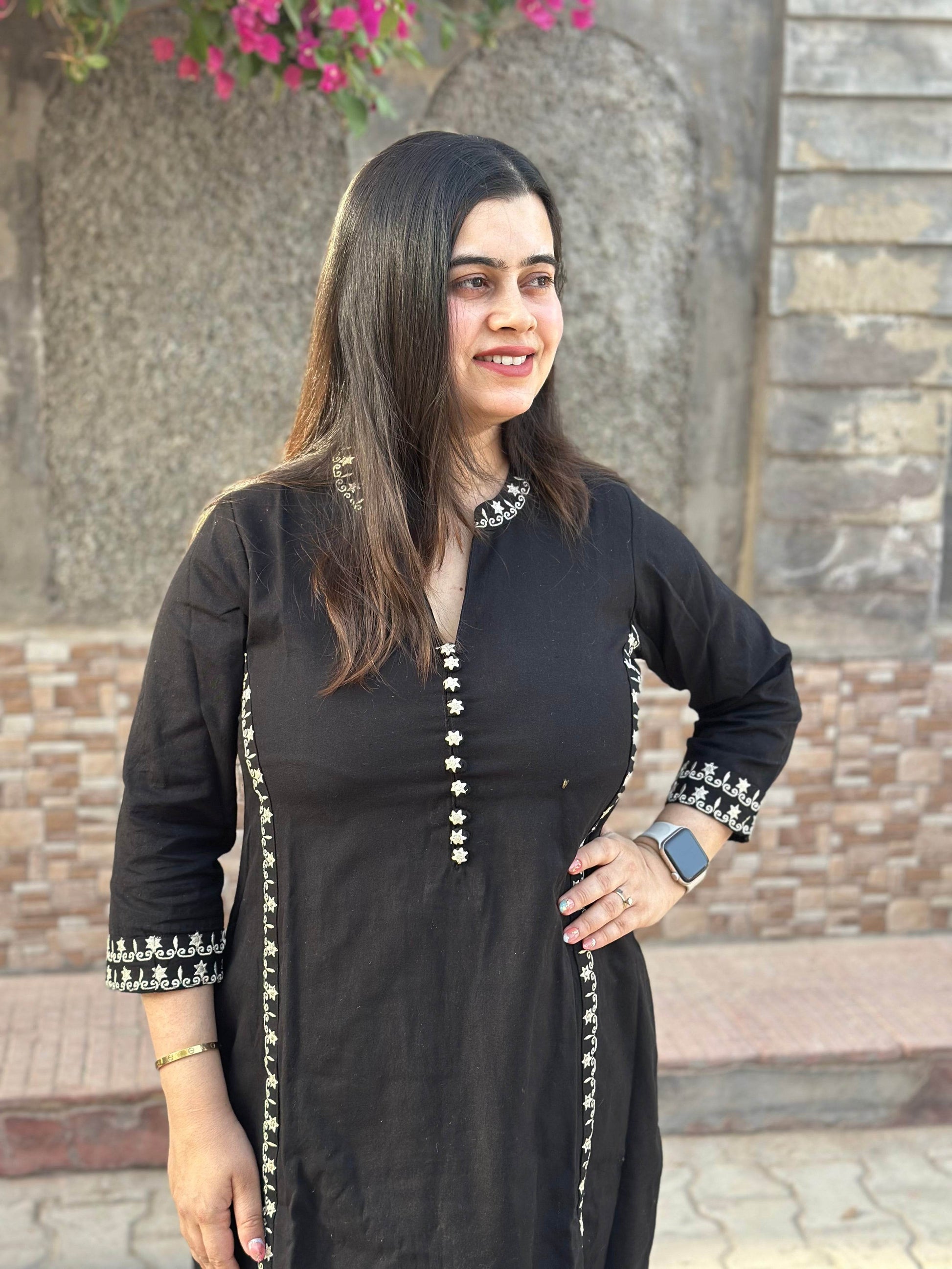 Cotton kurta set with pants - Vijay Laxmi