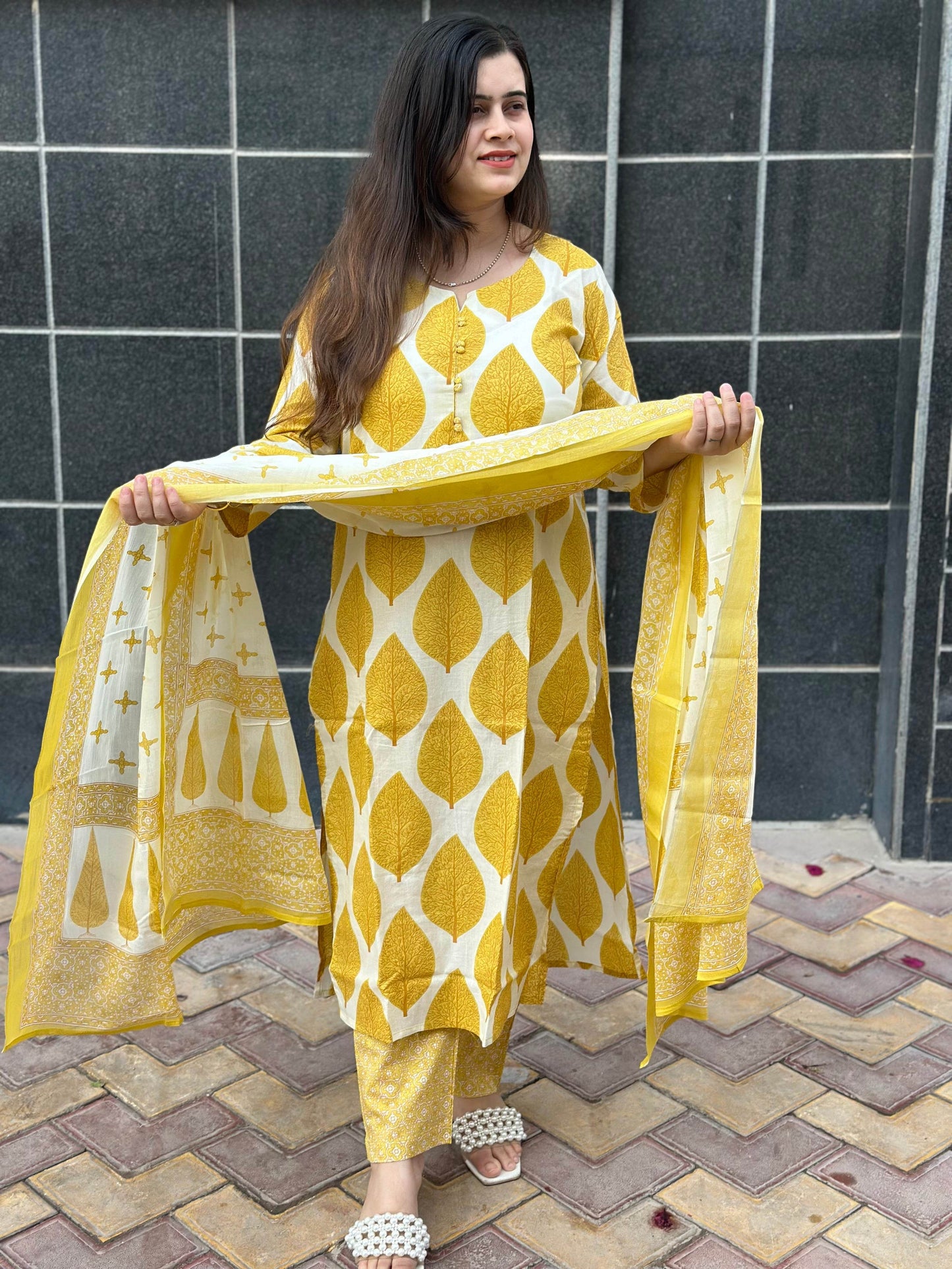 Vijaylaxmi Women’s Cotton straight kurta with Pant & Dupatta - Vijay Laxmi