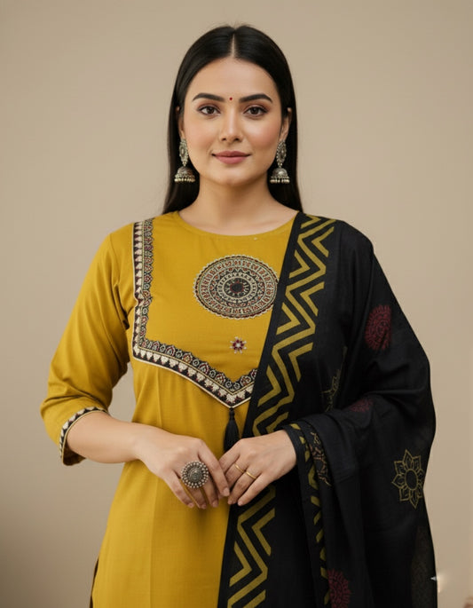 Amayra Arjakh Cotton Kurti Pant Dupatta Set – Thread & Lace