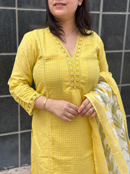 Gulmohar Mulmul Cotton kurta Set with Doria dupatta