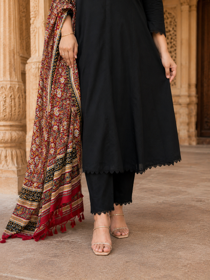 Gulzar Black Kurta set with pant & kalamkari dupatta