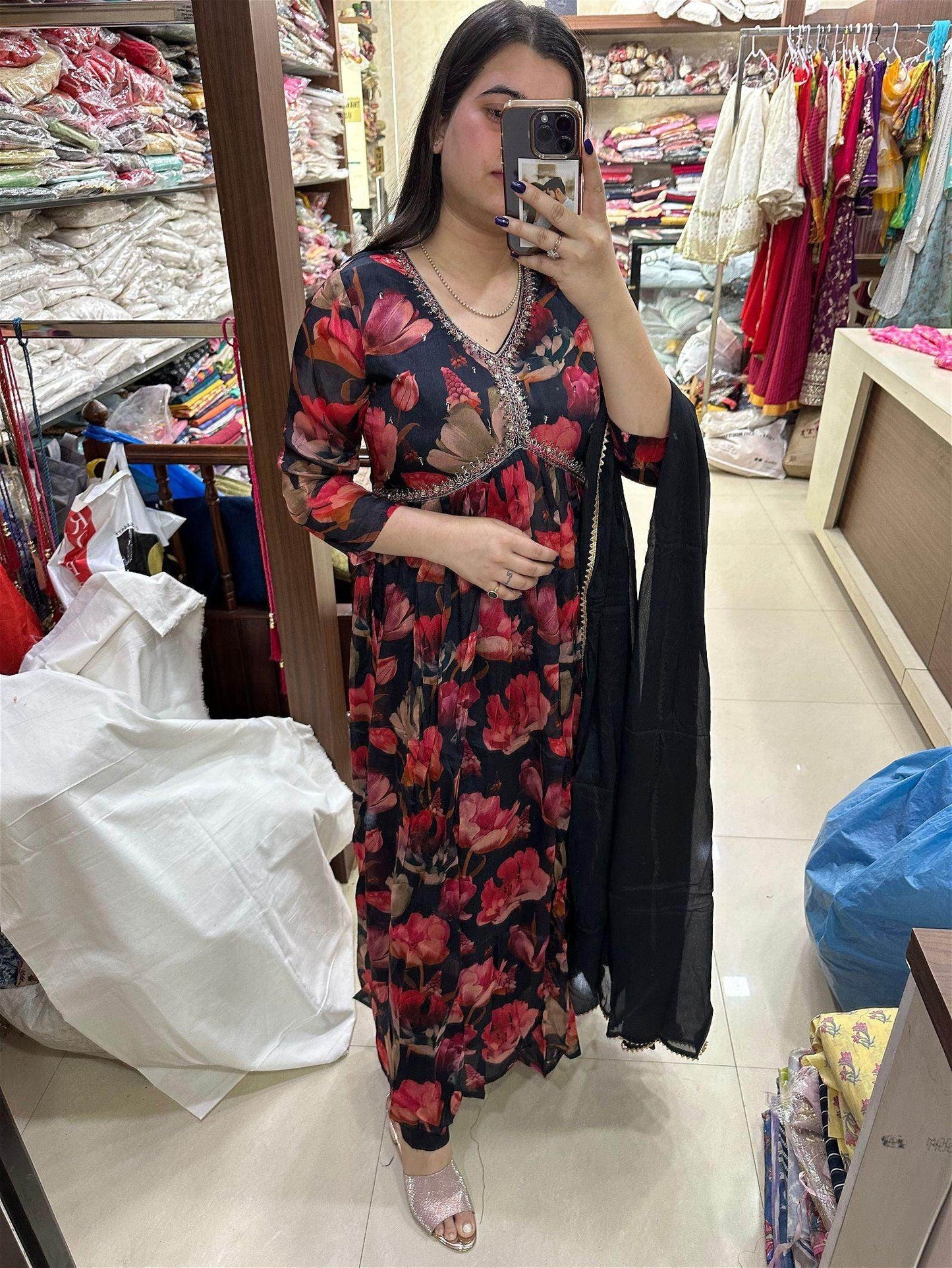 Chinon suit - Vijay Laxmi