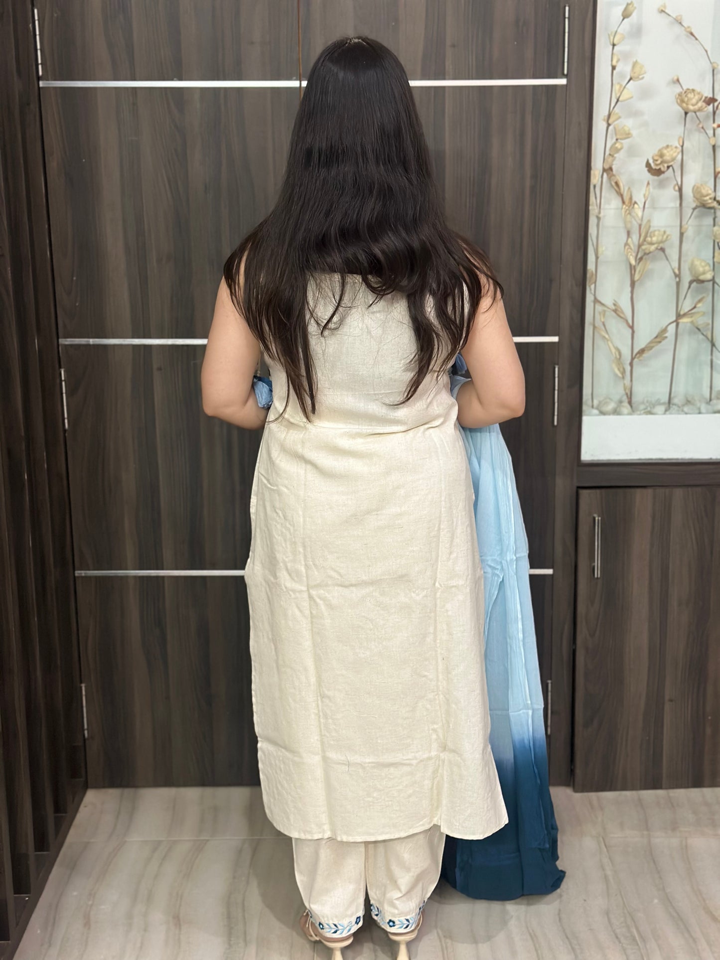 Bani Sleeveless Thread Work Cotton Suit For Women