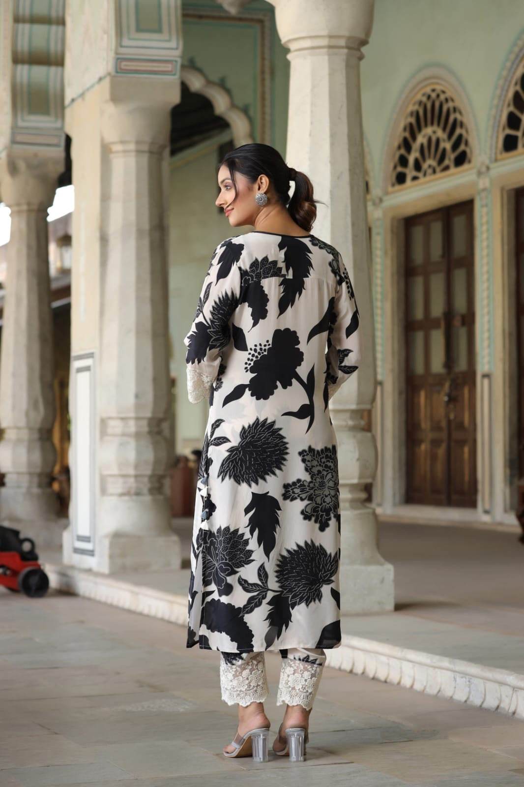 Pure Crepe Silk kurta set - Vijay Laxmi