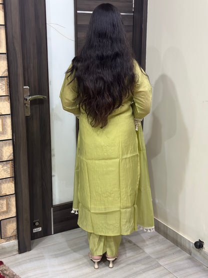 Anami festive Mul chanderi kurta set with silk dupatta