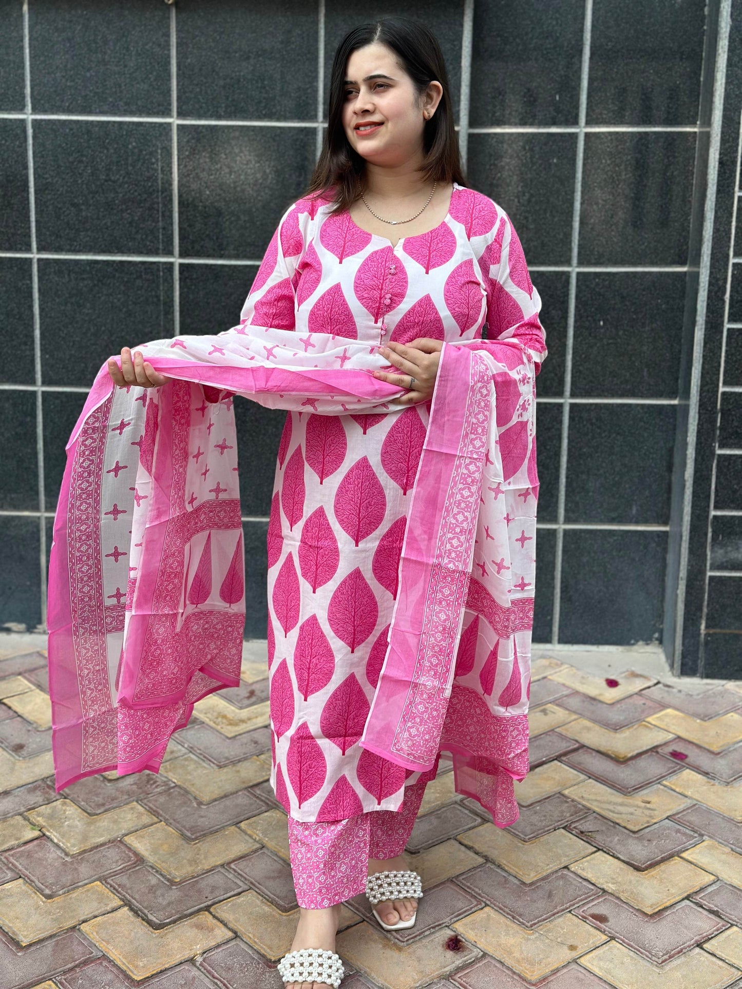 Vijaylaxmi Women’s Cotton straight kurta with Pant & Dupatta - Vijay Laxmi