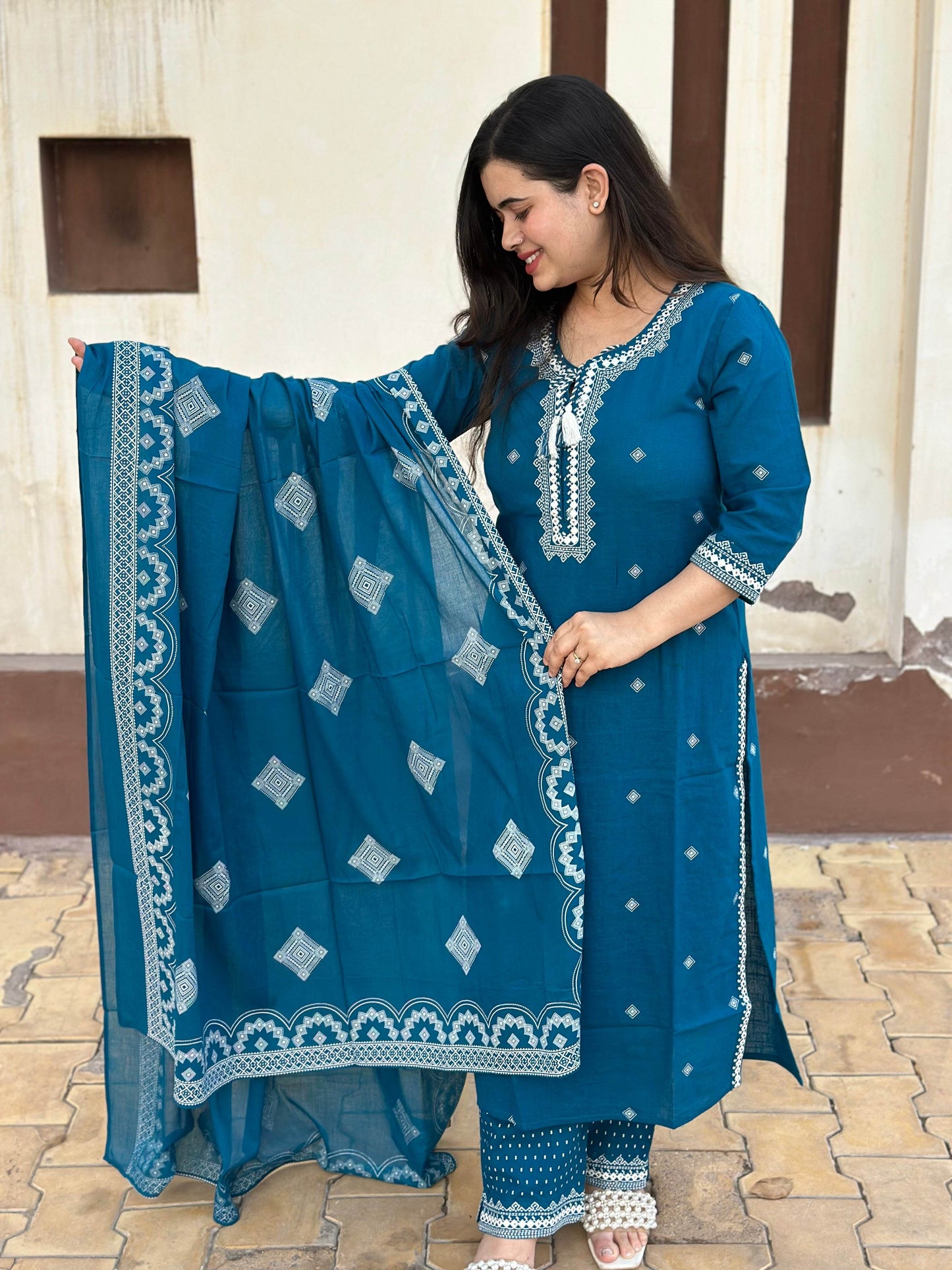 Cotton Flex kurta set with pants & dupatta - Vijay Laxmi