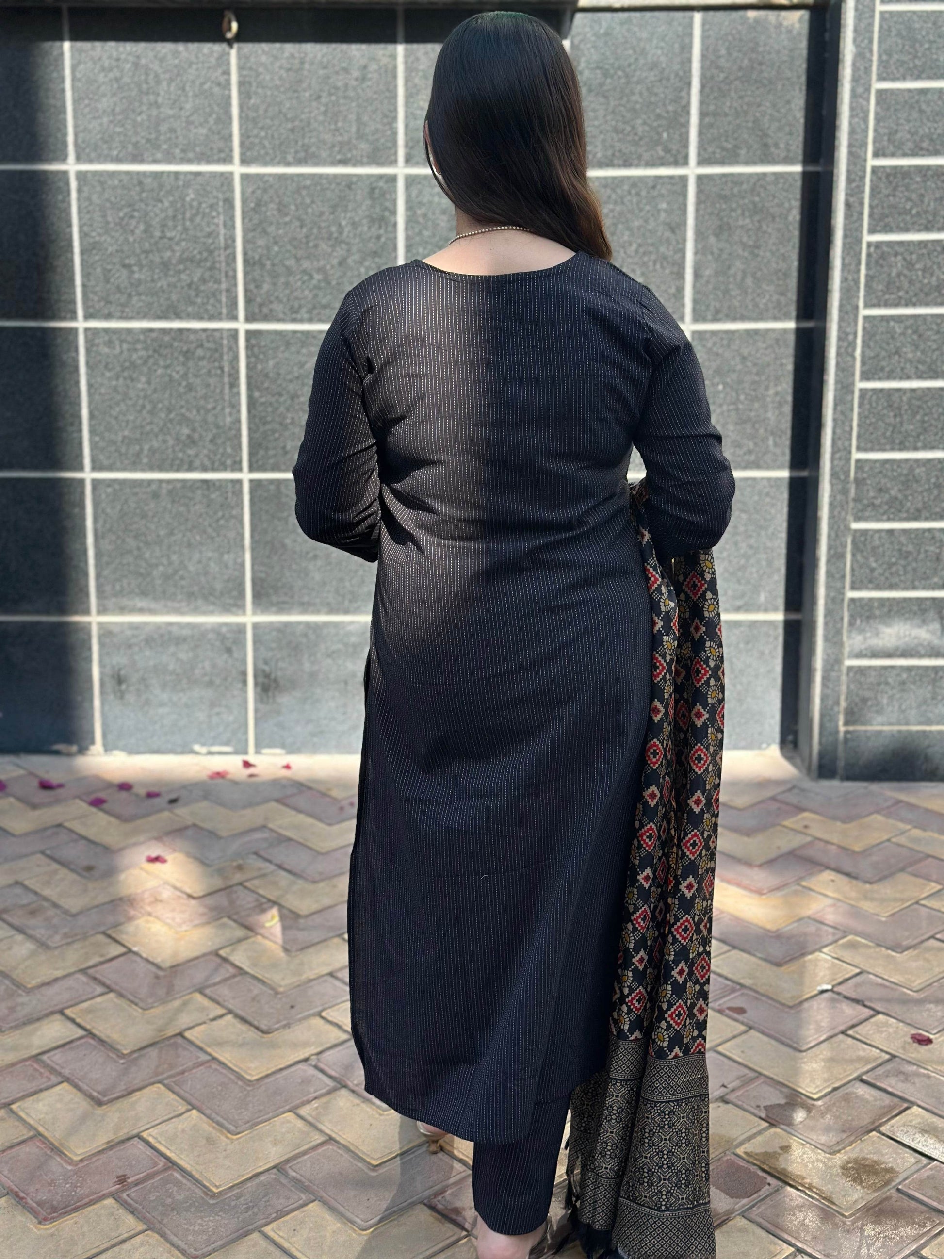 Kantha cotton suit - Vijay Laxmi