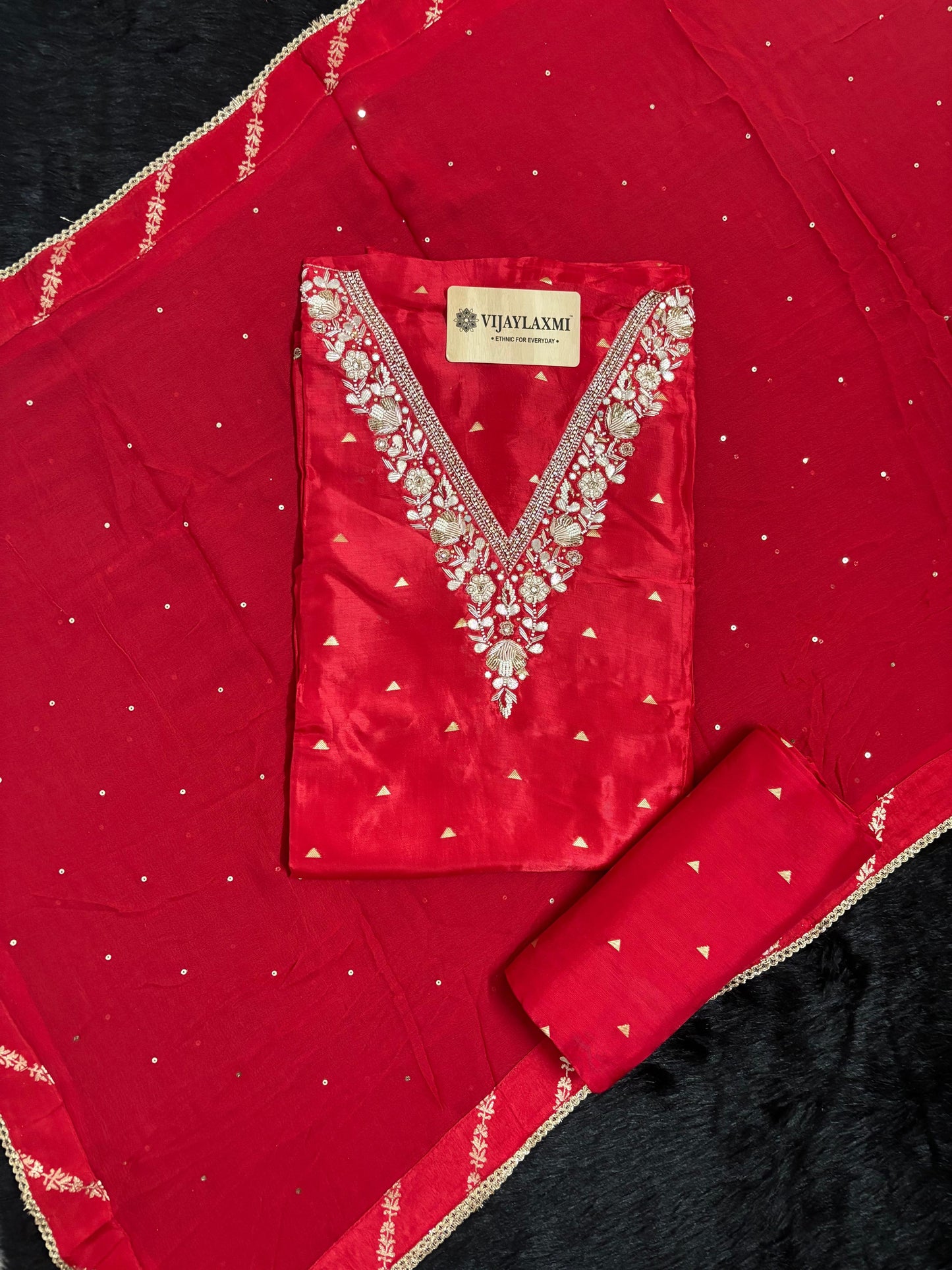 DOLA SILK UNSTITCHED SUIT