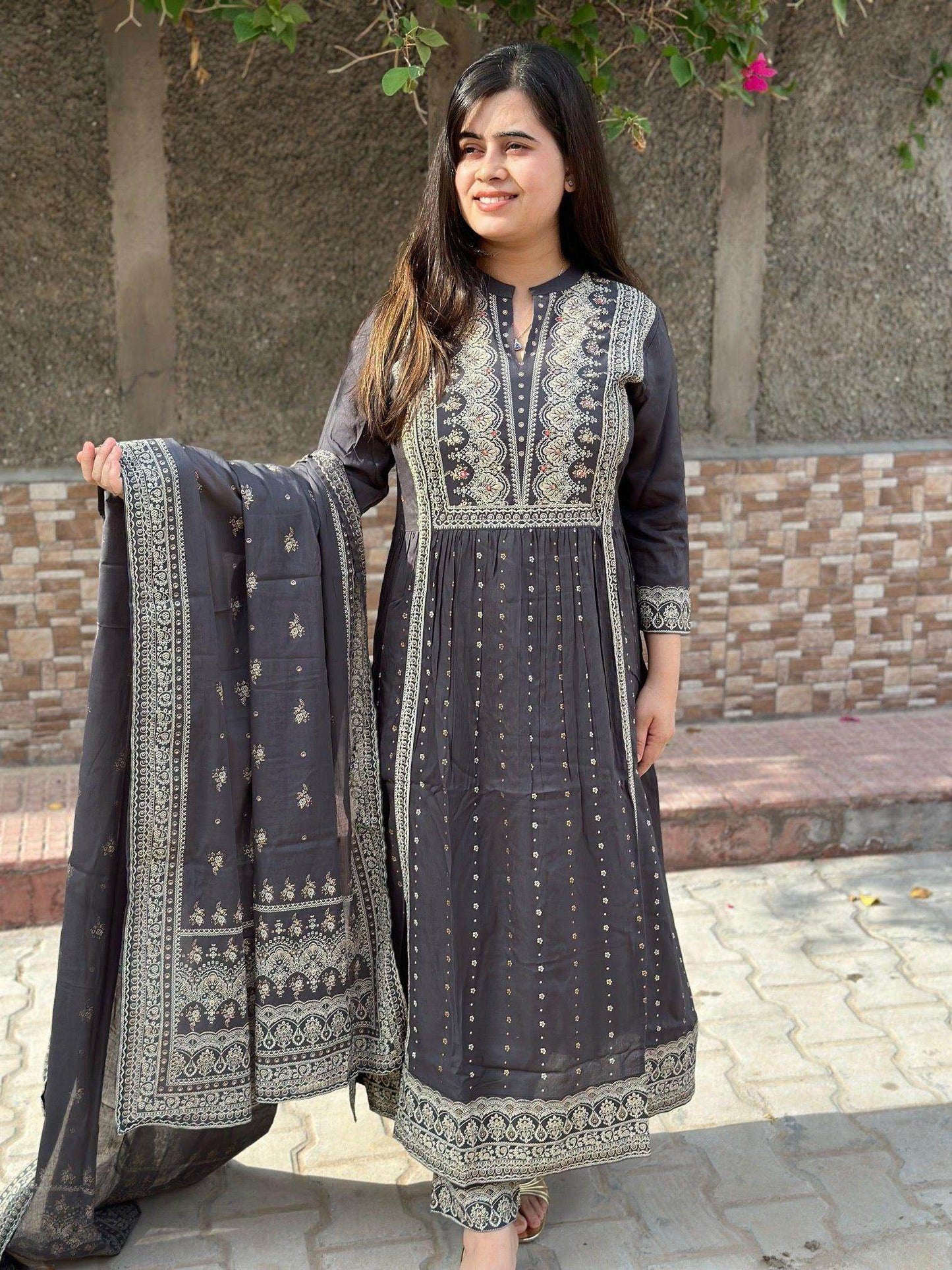 Naira Suit Set - Vijay Laxmi