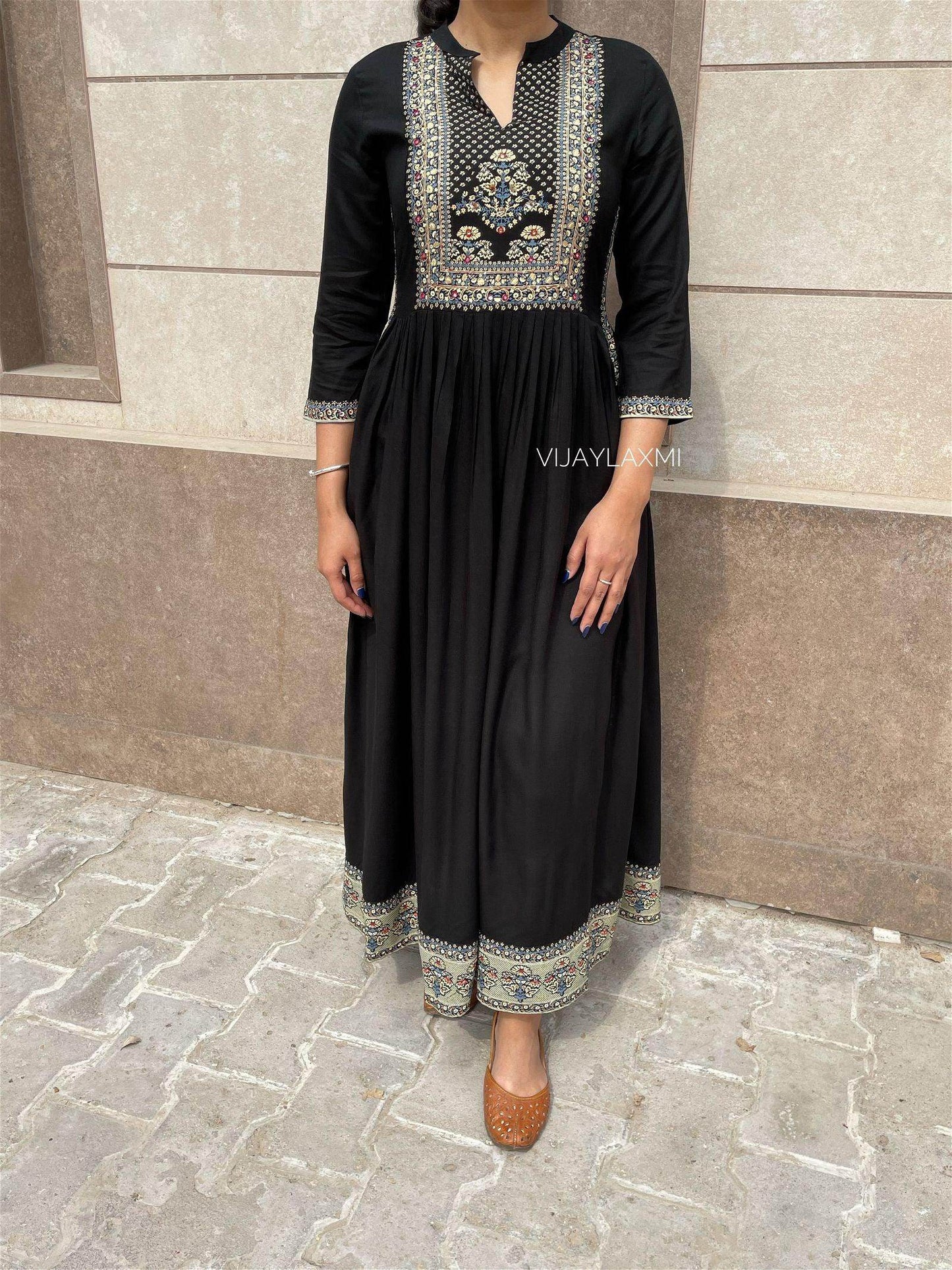 Naira cut Kurti D4 Black - Vijay Laxmi