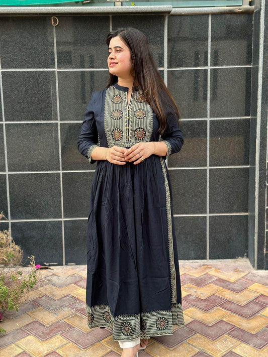 Naira cut Kurti D5 Navy - Vijay Laxmi