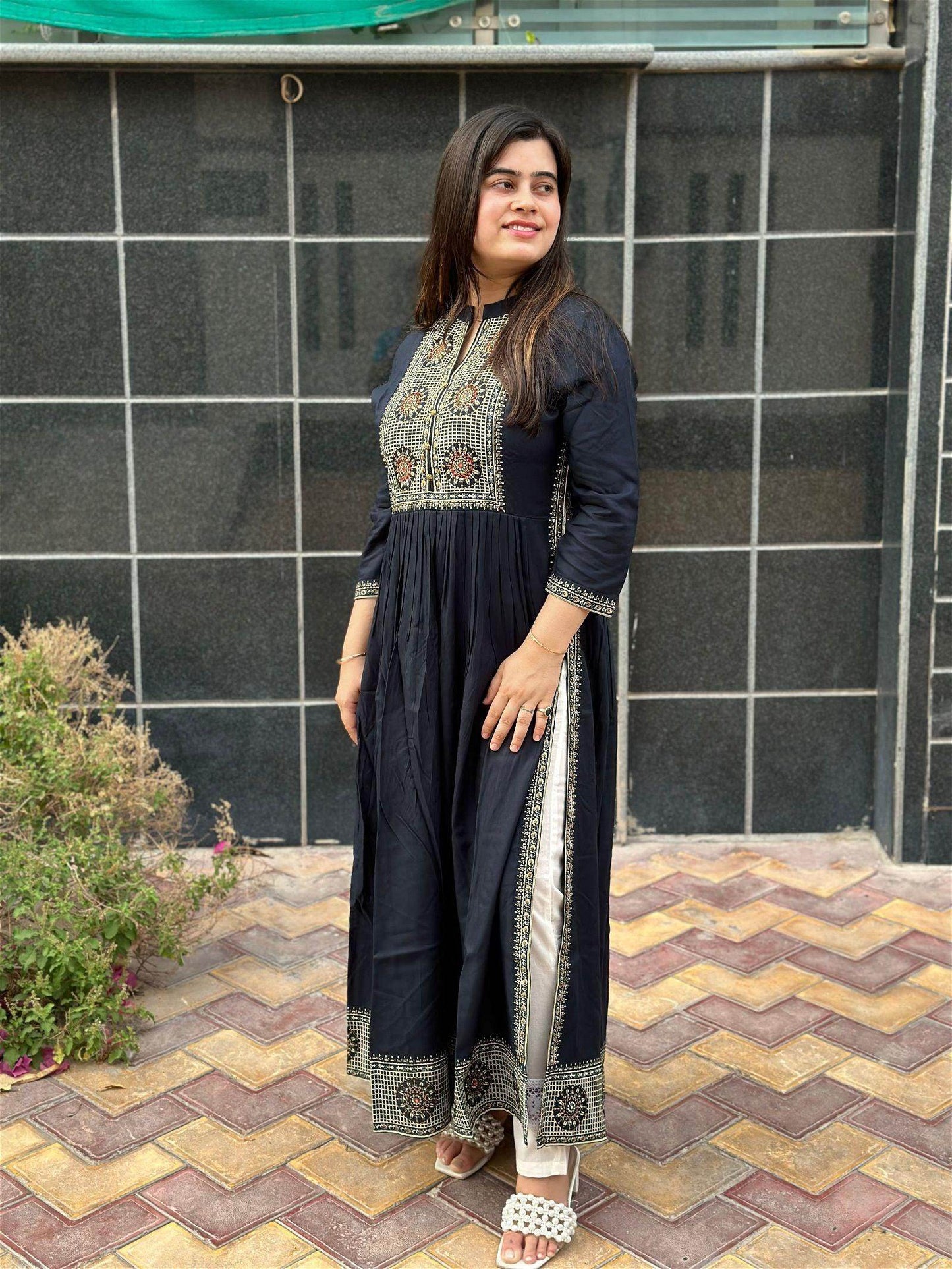 Naira cut Kurti D5 Navy - Vijay Laxmi