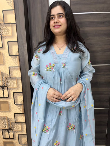 Neel Noor – Blue Mul Chanderi Embroidered Suit Set