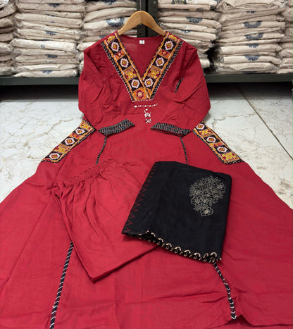 NAZAKAT cotton kurta set with pants & dupatta