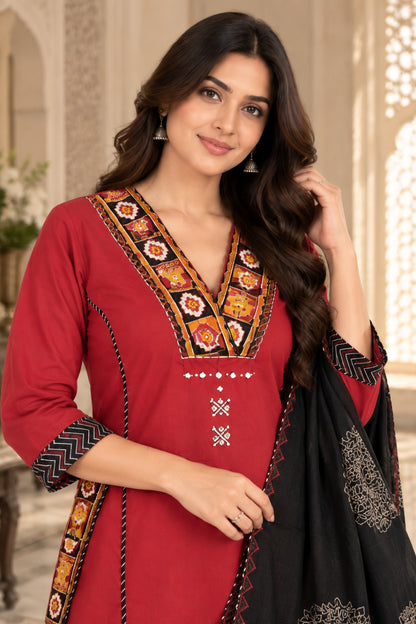 NAZAKAT cotton kurta set with pants & dupatta