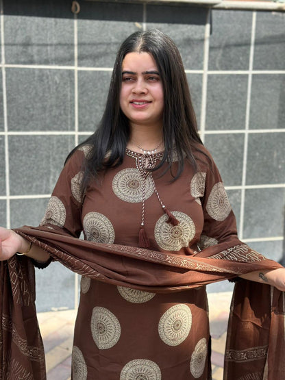 Kiara Cotton Kurta Patch Embroidery Work Kurti Pant And Dupatta