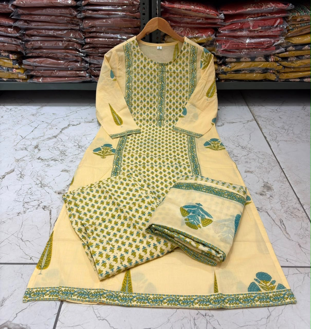 NAZAKAT cotton kurta set with pants & dupatta green