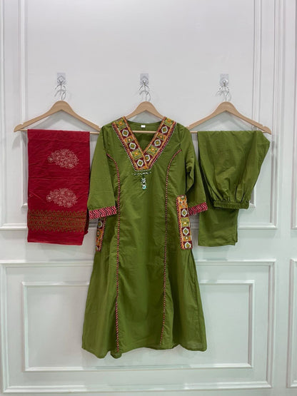 NAZAKAT cotton kurta set with pants & dupatta