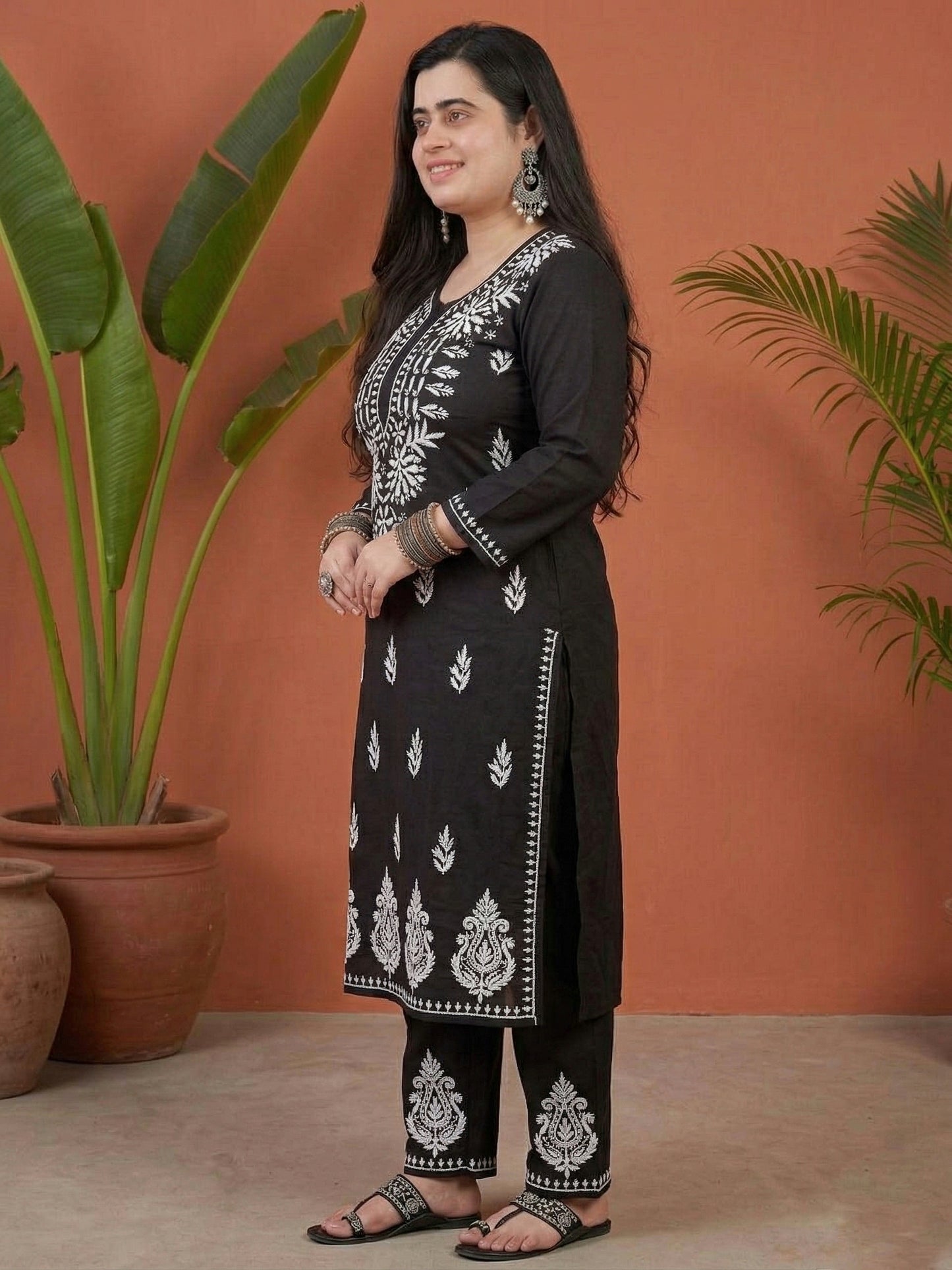 Modal chikankari kurta Set
