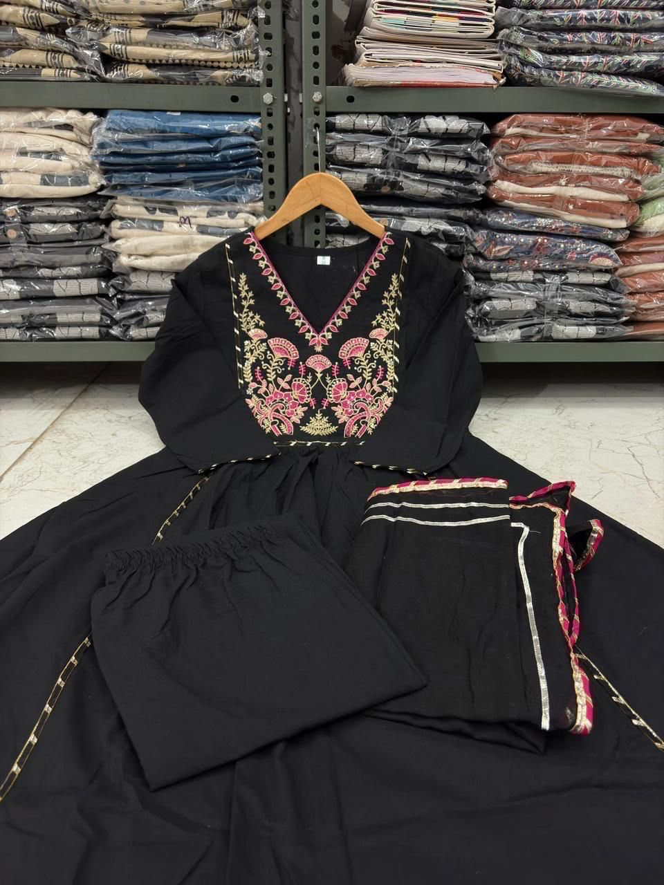 NAZAKAT cotton kurta set with pants & dupatta