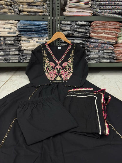 NAZAKAT cotton kurta set with pants & dupatta