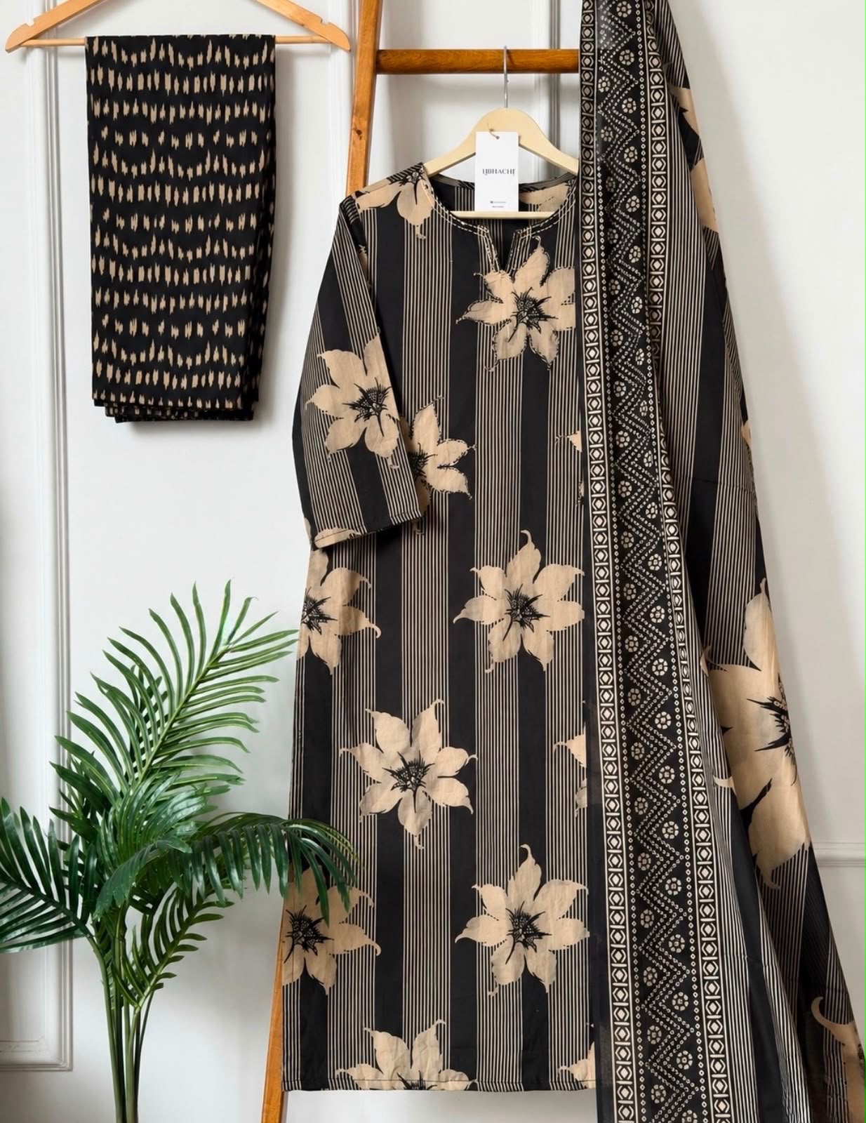 NAZAKAT cotton kurta set with pants & dupatta black