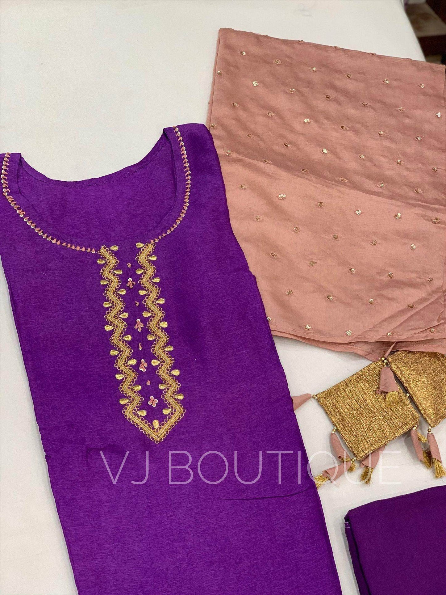 unstitched suit 04 - Vijay Laxmi